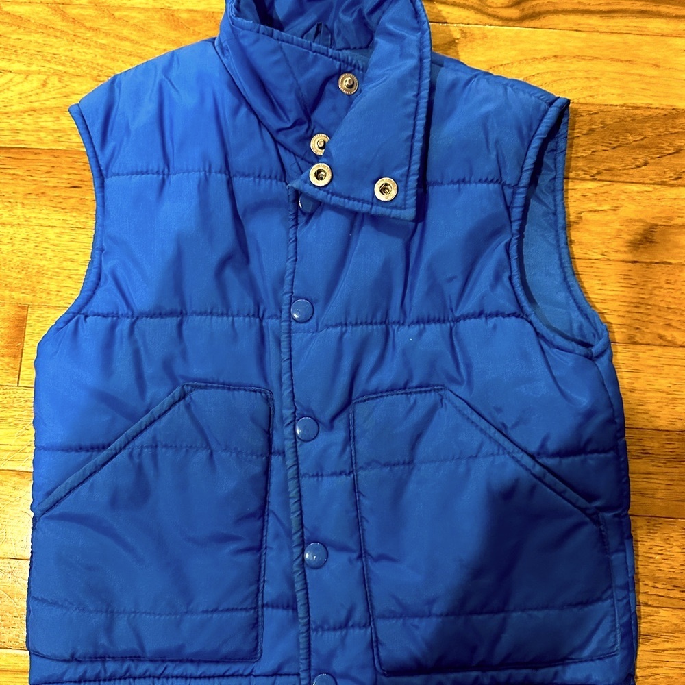 Vintage 1980s nylon puffer vest. Excellent condition.
